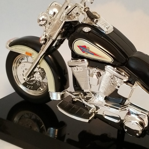 Harley Davidson Motorcycle Telephone Display - Picture 9 of 15
